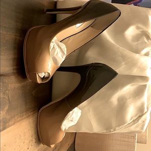 Peep-toe Stiletto Pumps